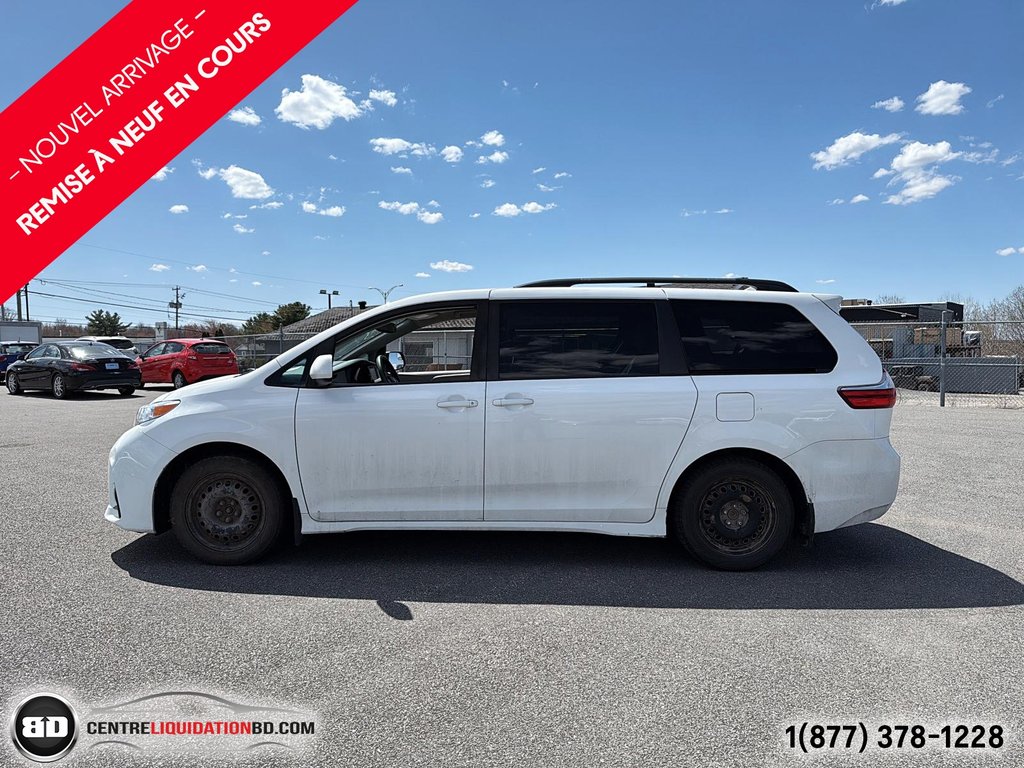 Toyota Sienna LE 2019 à Granby, Québec - 11 - w1024h768px