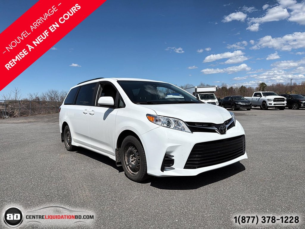 Toyota Sienna LE 2019 à Granby, Québec - 4 - w1024h768px