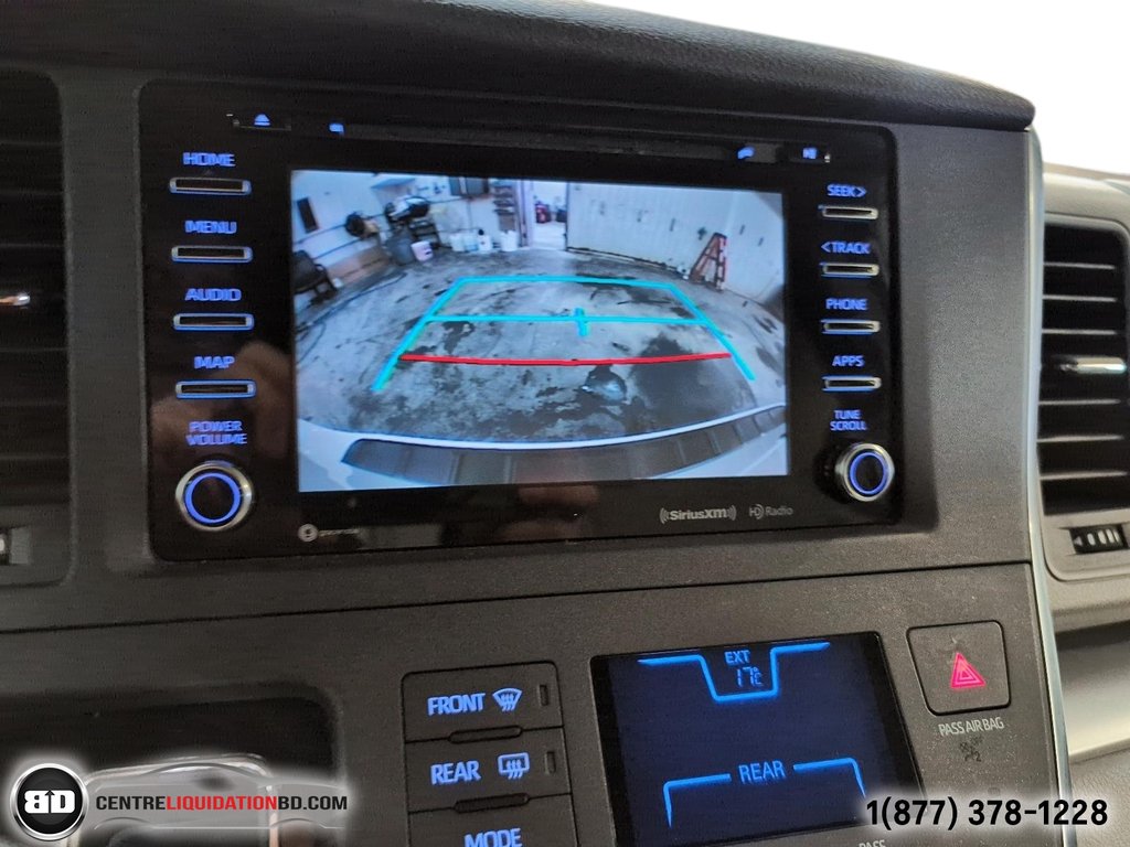 2019 Toyota Sienna LE in Granby, Quebec - 22 - w1024h768px