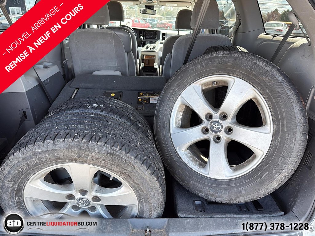 Toyota Sienna LE 2019 à Granby, Québec - 12 - w1024h768px