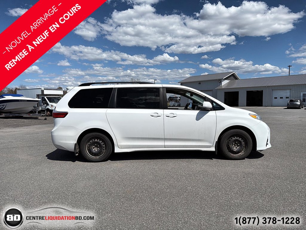 Toyota Sienna LE 2019 à Granby, Québec - 5 - w1024h768px