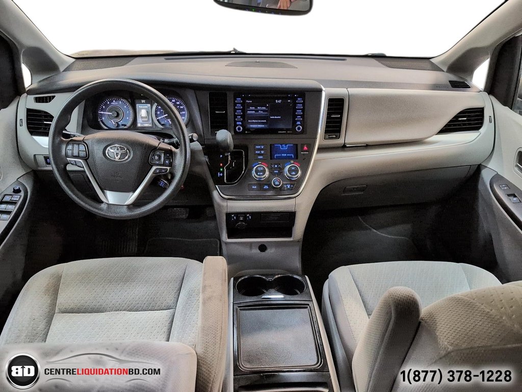 2019 Toyota Sienna LE in Granby, Quebec - 16 - w1024h768px