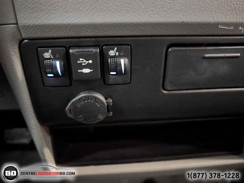 2019 Toyota Sienna LE in Granby, Quebec - 21 - w1024h768px