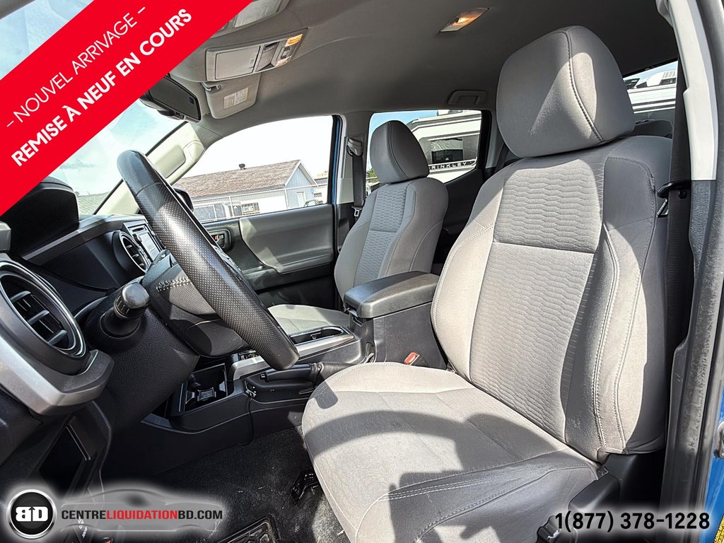 2017 Toyota Tacoma SR5 in Granby, Quebec - 13 - w1024h768px