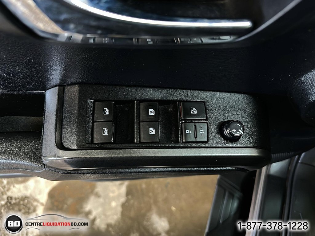 2019 Toyota Tacoma SR5 TRD in Granby, Quebec - 14 - w1024h768px