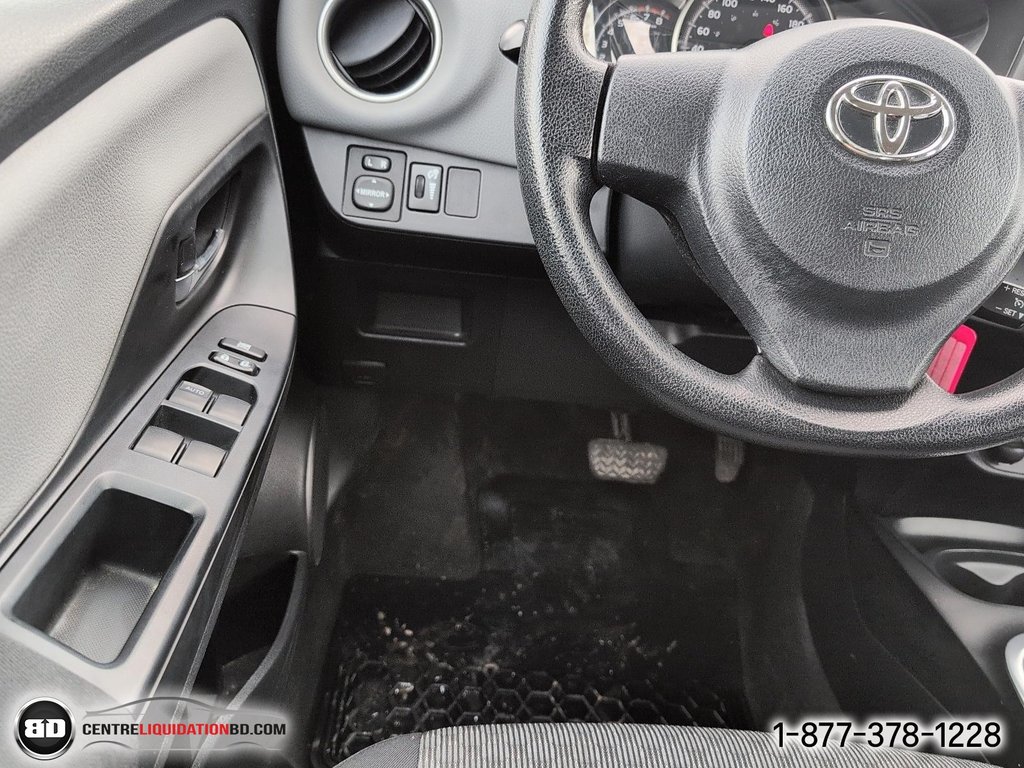 2015 Toyota Yaris LE AUTOMATIQUE in Granby, Quebec - 16 - w1024h768px