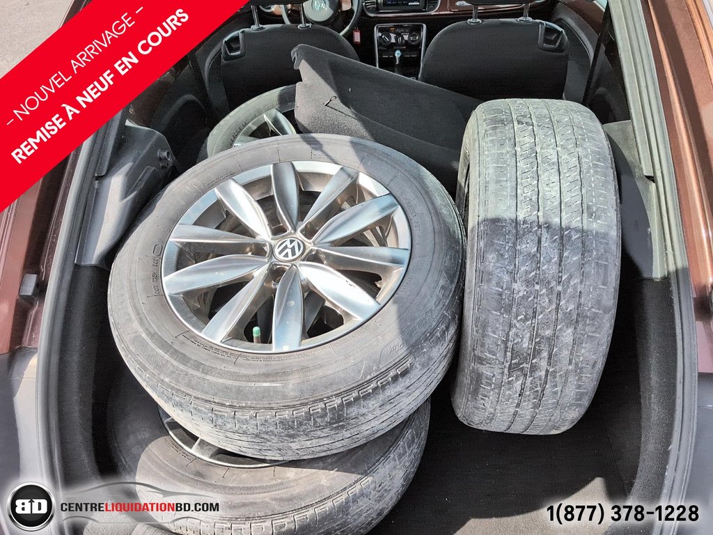 Volkswagen Beetle Coupe 1.8L TURBO 2017 à Granby, Québec - 8 - w1024h768px