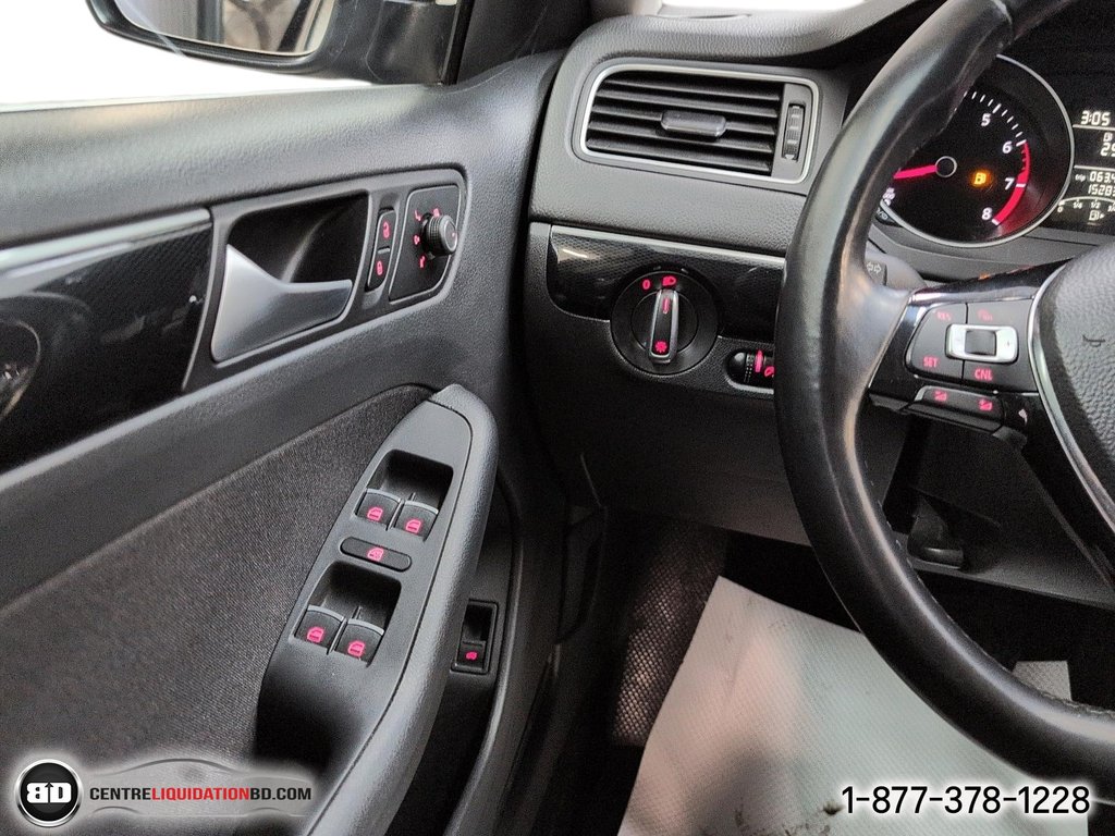 Volkswagen Jetta Sedan COMFORTLINE AUTOMATIQUE TOIT MAGS 2015 à Granby, Québec - 17 - w1024h768px