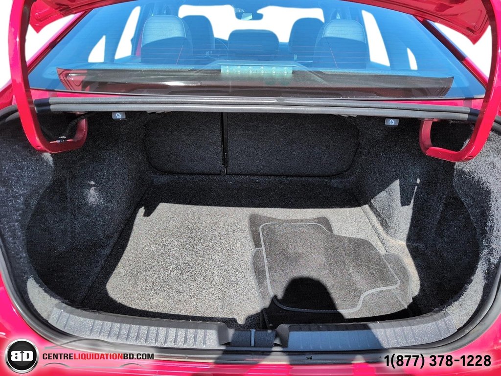 2024 Volkswagen Jetta Comfortline MANUELLE in Granby, Quebec - 11 - w1024h768px