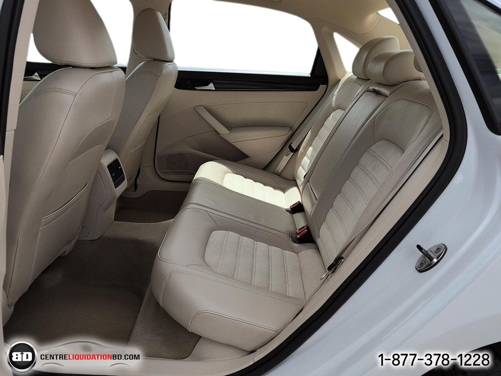 2013 Volkswagen Passat Highline in Granby, Quebec - 12 - w1024h768px