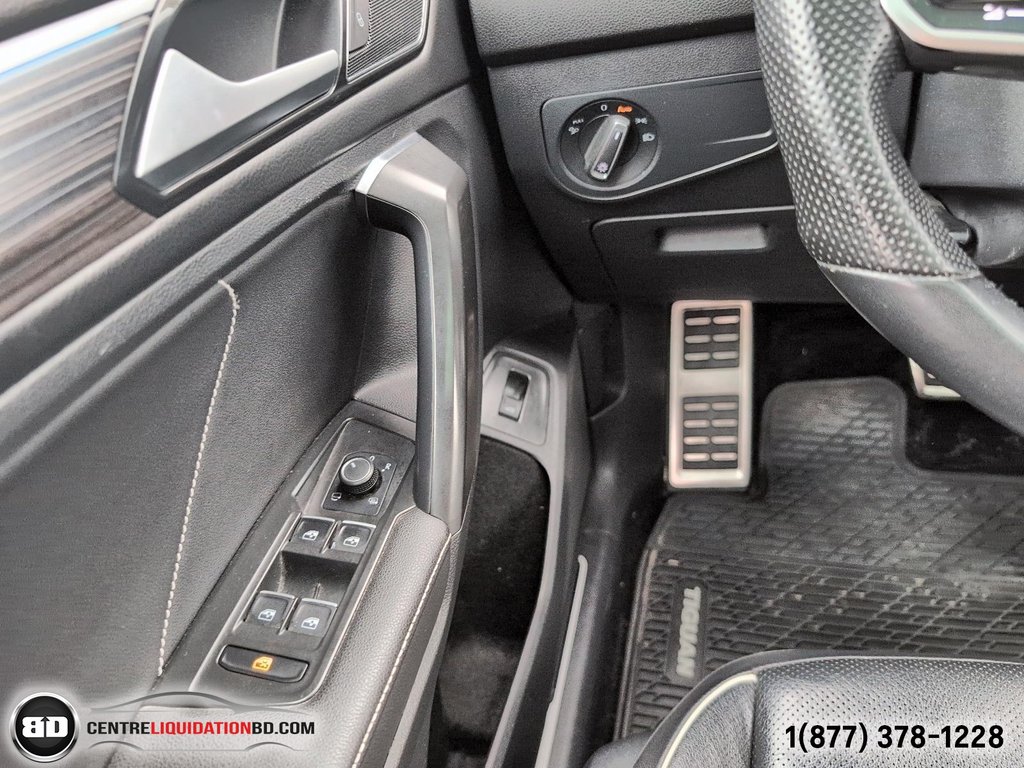 2022 Volkswagen Tiguan Highline R-Line in Granby, Quebec - 17 - w1024h768px