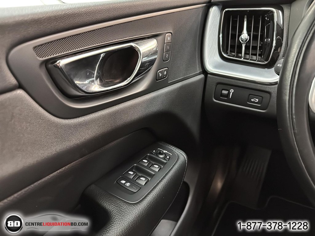 Volvo XC60 Momentum 2018 à Granby, Québec - 18 - w1024h768px