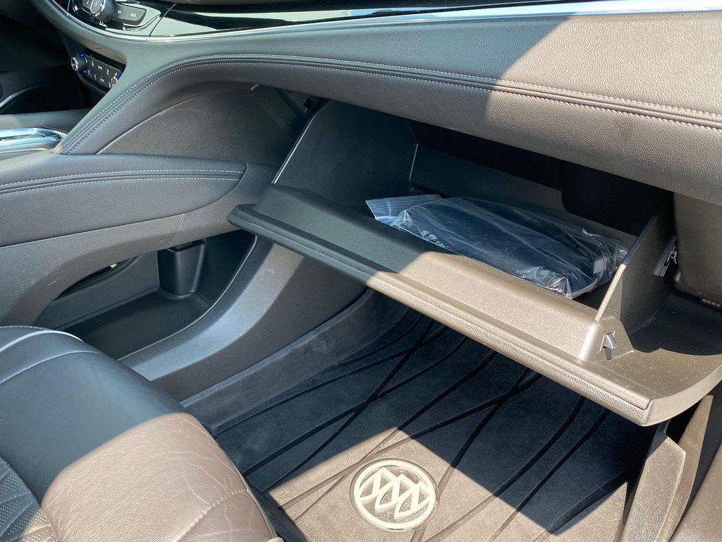 2022 Buick Enclave AVENIR | 7Pas | Roof | HtdWheel | Warranty to 2028 in Saint John, New Brunswick - 38 - w1024h768px