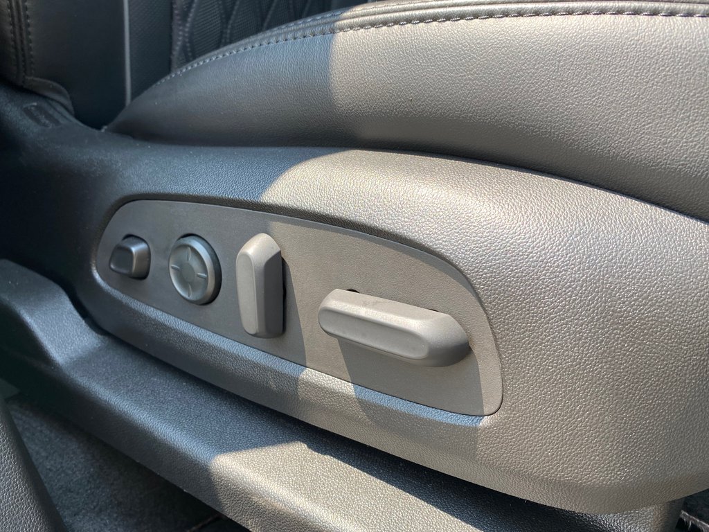 2022 Buick Enclave AVENIR | 7Pas | Roof | HtdWheel | Warranty to 2028 in Saint John, New Brunswick - 36 - w1024h768px