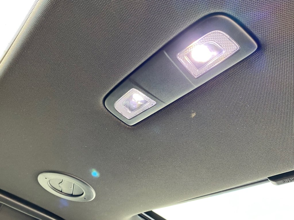 2022 Buick Enclave AVENIR | 7Pas | Roof | HtdWheel | Warranty to 2028 in Saint John, New Brunswick - 43 - w1024h768px
