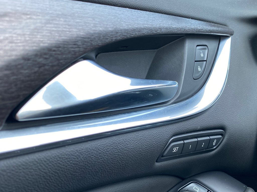 2022 Buick Enclave AVENIR | 7Pas | Roof | HtdWheel | Warranty to 2028 in Saint John, New Brunswick - 14 - w1024h768px