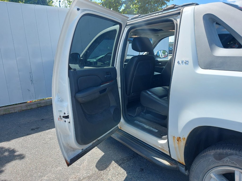 2010 Chevrolet Avalanche in Antigonish, Nova Scotia - 33 - w1024h768px