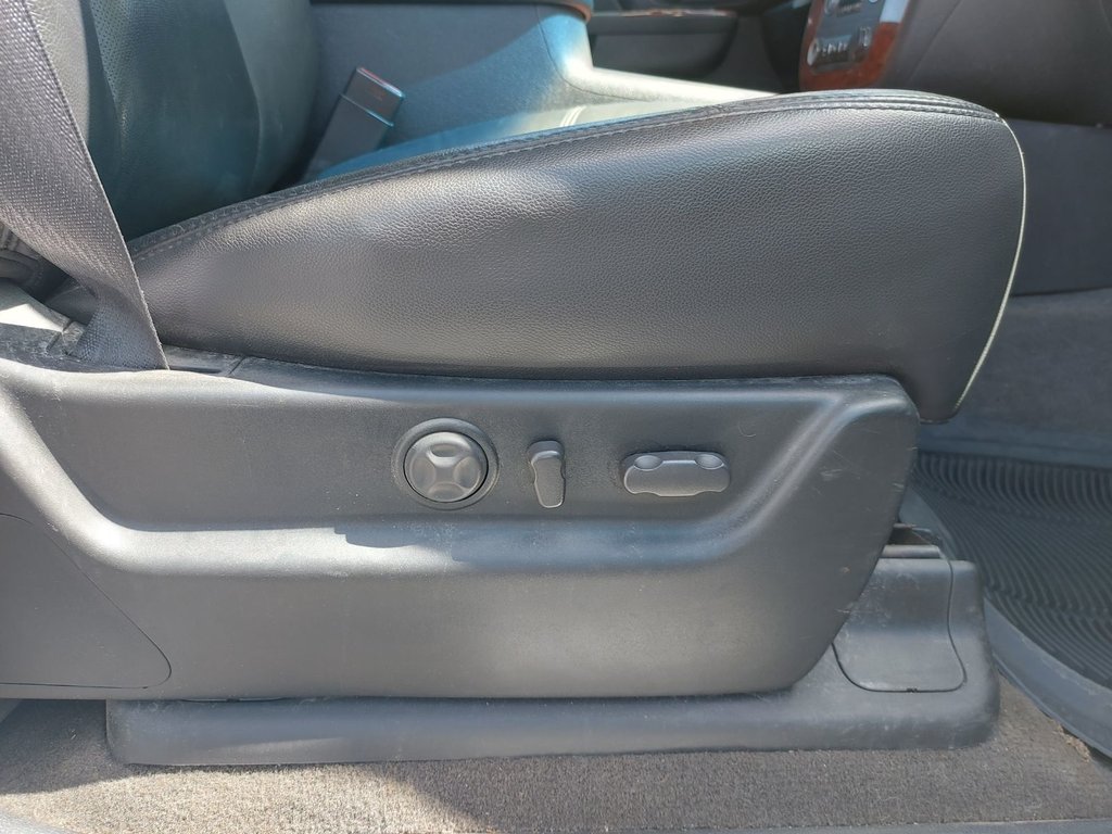 2010 Chevrolet Avalanche in Antigonish, Nova Scotia - 48 - w1024h768px