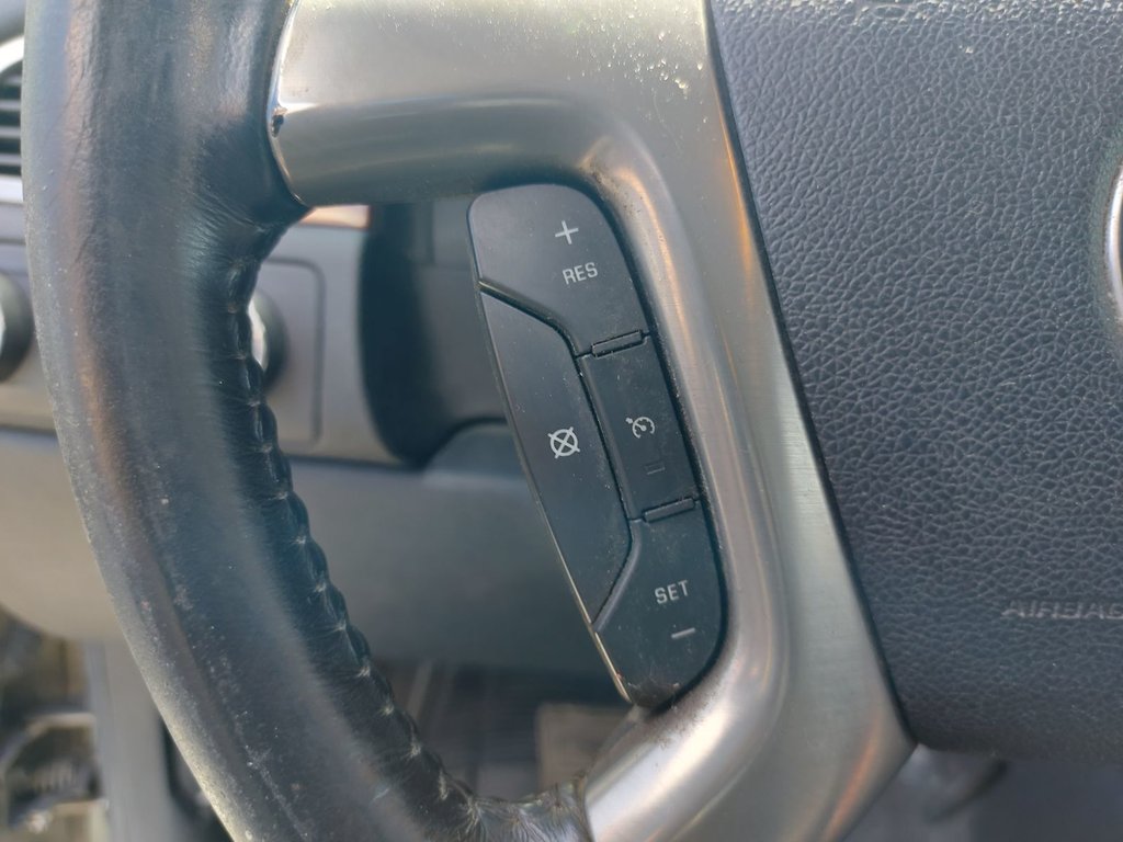 2010 Chevrolet Avalanche in Antigonish, Nova Scotia - 12 - w1024h768px