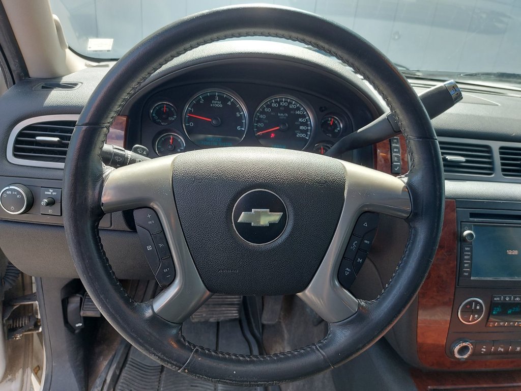 2010 Chevrolet Avalanche in Antigonish, Nova Scotia - 11 - w1024h768px