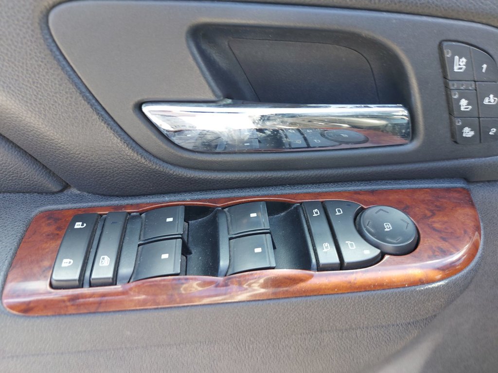 2010 Chevrolet Avalanche in Antigonish, Nova Scotia - 30 - w1024h768px