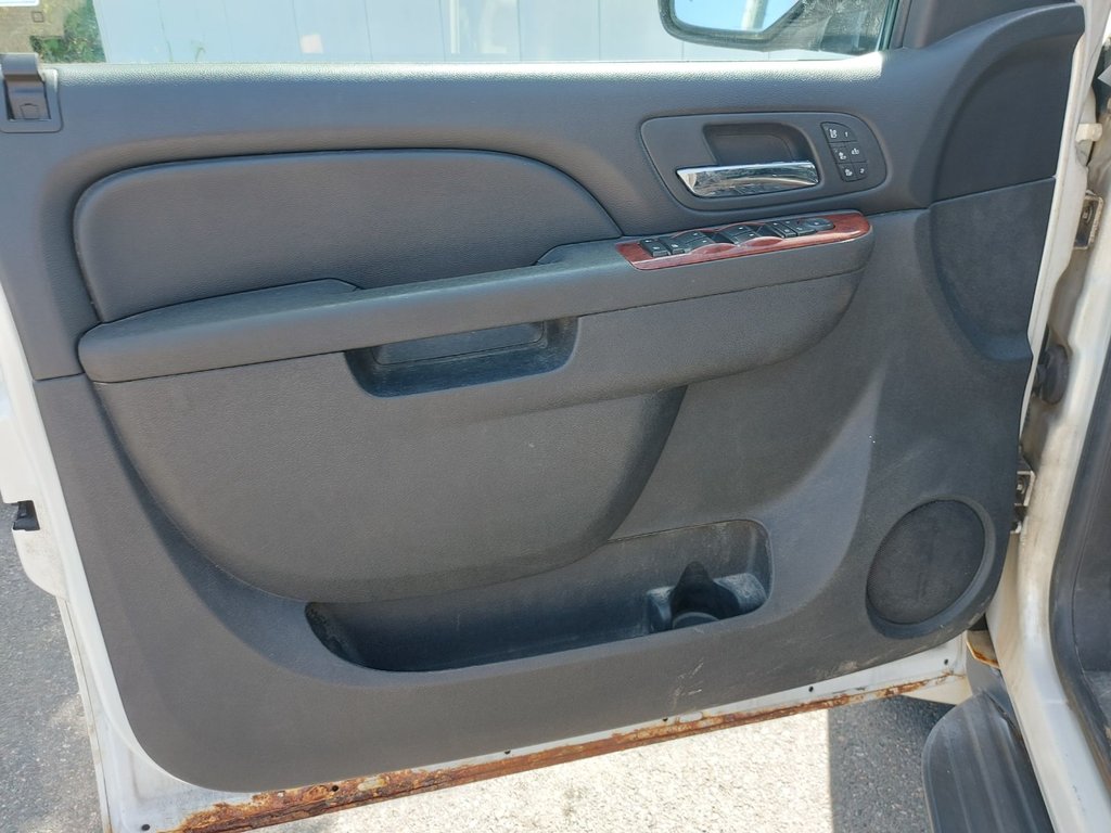 2010 Chevrolet Avalanche in Antigonish, Nova Scotia - 31 - w1024h768px