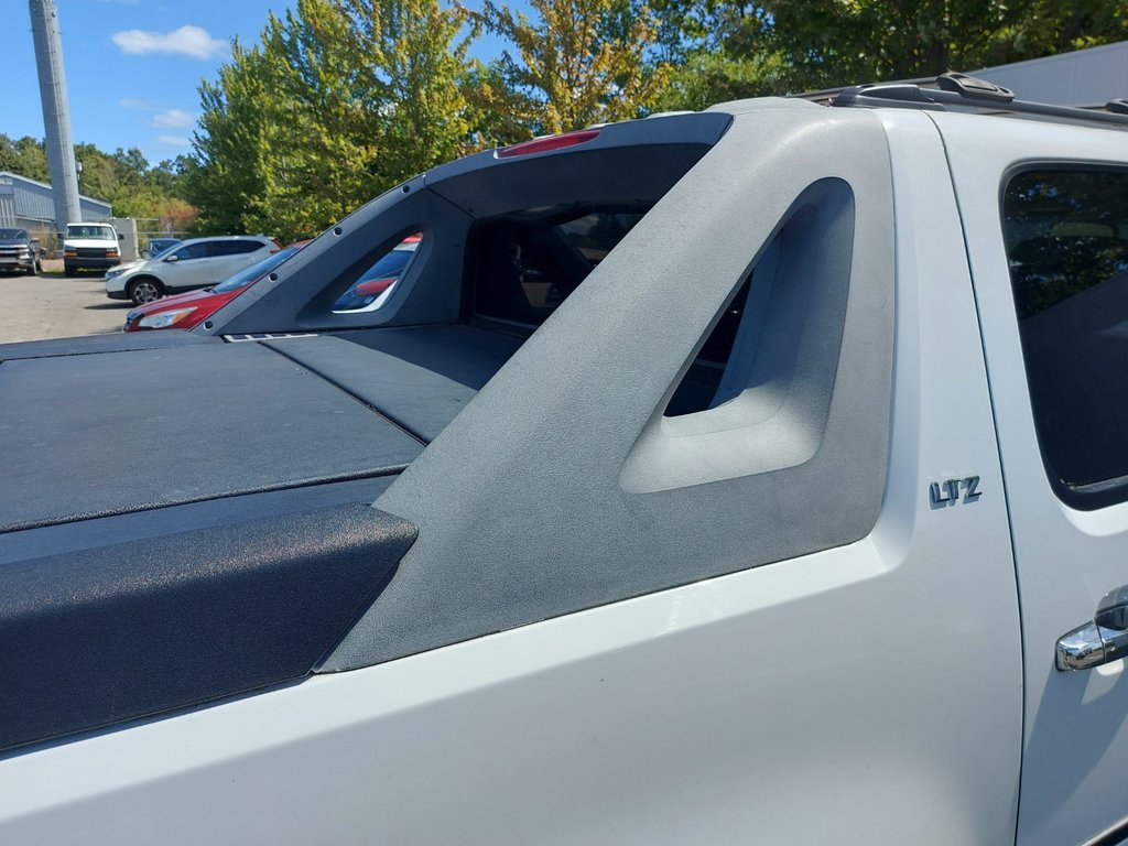 2010 Chevrolet Avalanche in Antigonish, Nova Scotia - 65 - w1024h768px