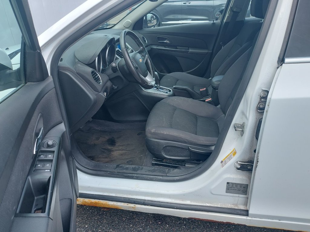2013 Chevrolet Cruze in Antigonish, Nova Scotia - 29 - w1024h768px