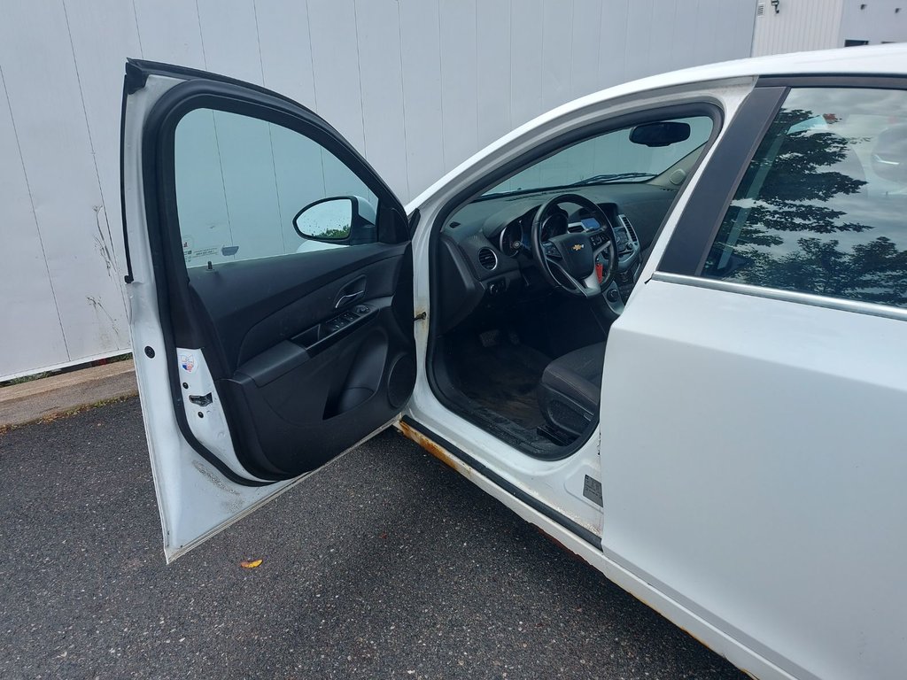 2013 Chevrolet Cruze in Antigonish, Nova Scotia - 28 - w1024h768px