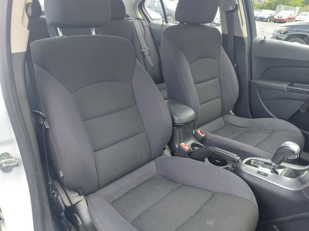 2013 Chevrolet Cruze in Antigonish, Nova Scotia - 48 - w1024h768px