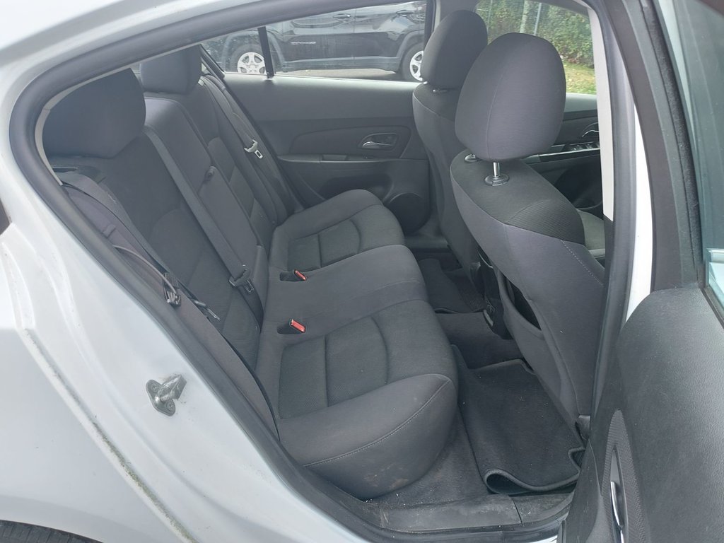 2013 Chevrolet Cruze in Antigonish, Nova Scotia - 42 - w1024h768px