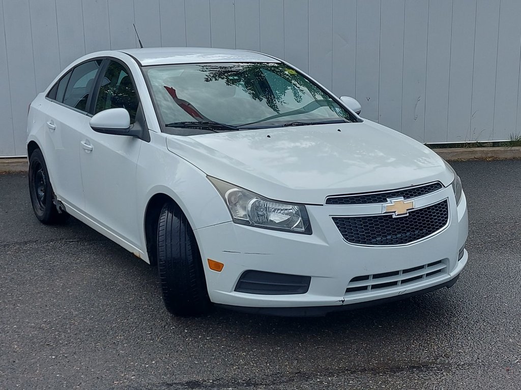 2013 Chevrolet Cruze in Antigonish, Nova Scotia - 1 - w1024h768px