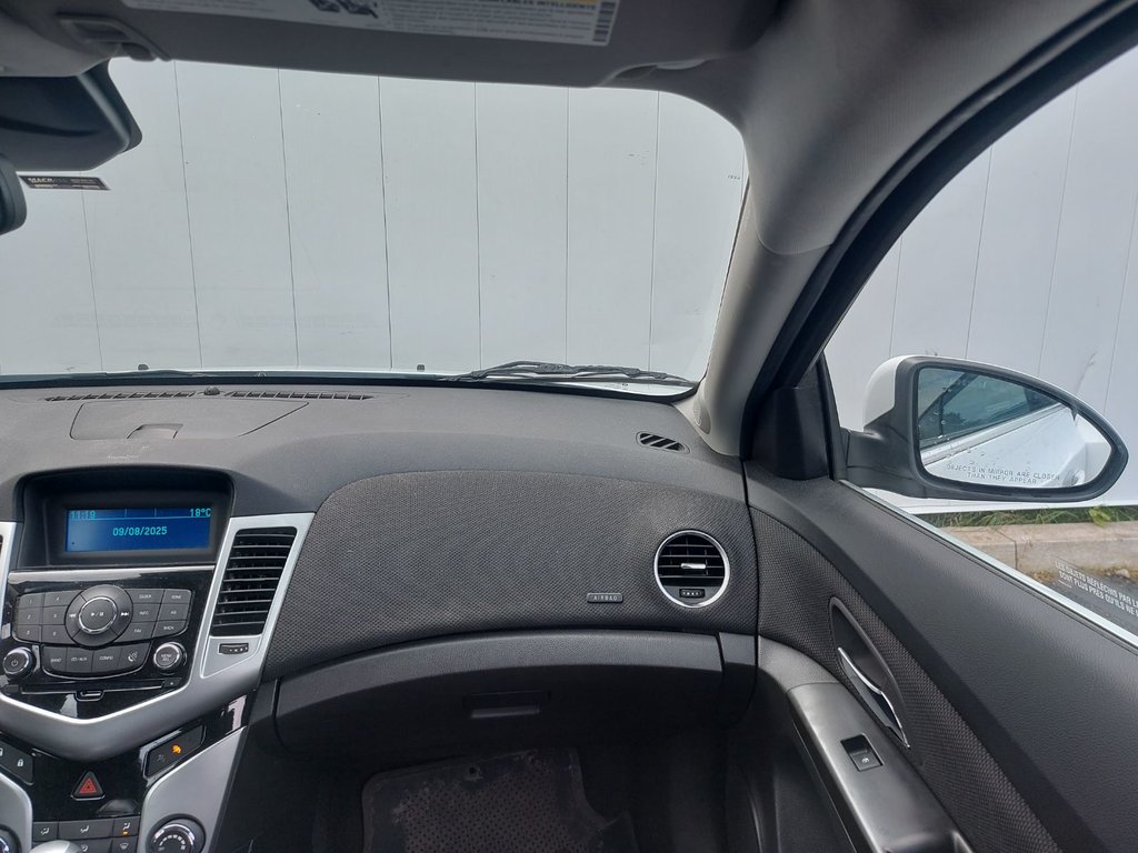 2013 Chevrolet Cruze in Antigonish, Nova Scotia - 55 - w1024h768px