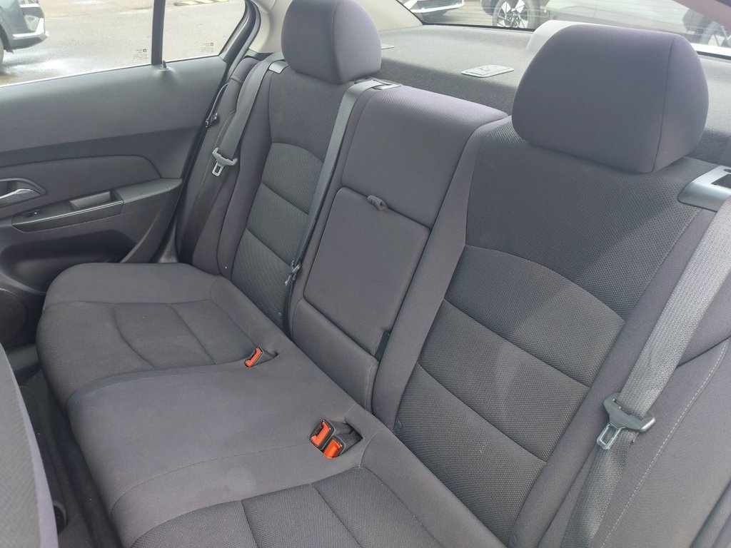 2013 Chevrolet Cruze in Antigonish, Nova Scotia - 37 - w1024h768px