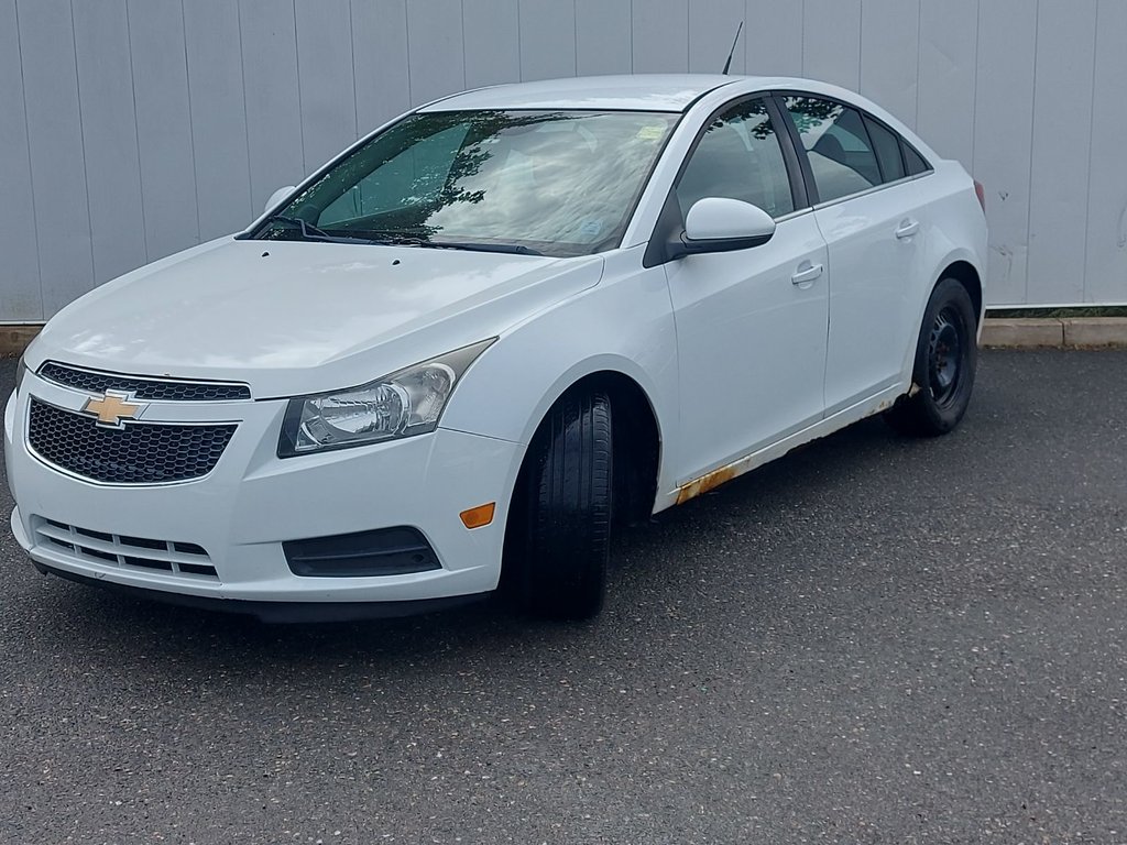 2013 Chevrolet Cruze in Antigonish, Nova Scotia - 7 - w1024h768px