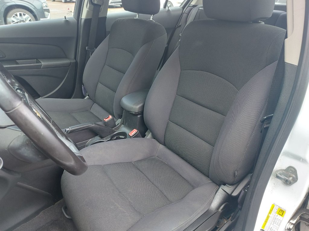 2013 Chevrolet Cruze in Antigonish, Nova Scotia - 30 - w1024h768px