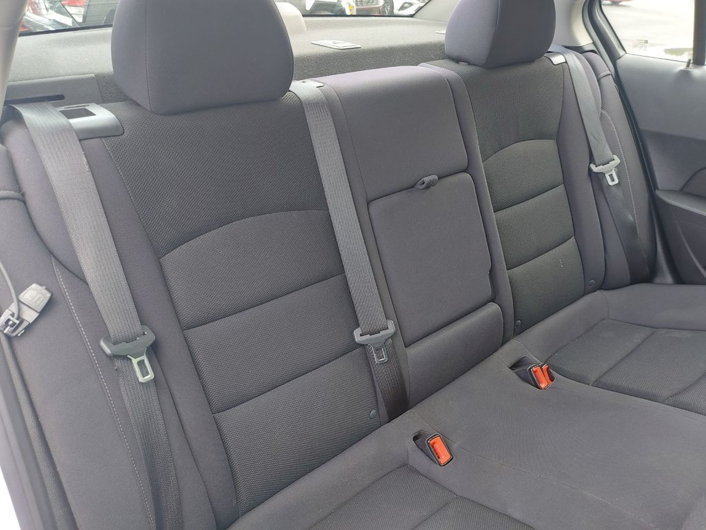 2013 Chevrolet Cruze in Antigonish, Nova Scotia - 43 - w1024h768px