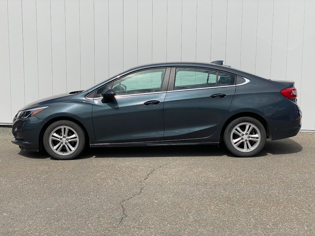 2018 Chevrolet Cruze in Antigonish, Nova Scotia - 4 - w1024h768px