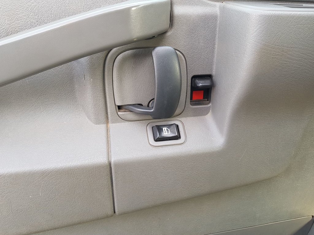 2018 Chevrolet Express 2500 in Antigonish, Nova Scotia - 12 - w1024h768px