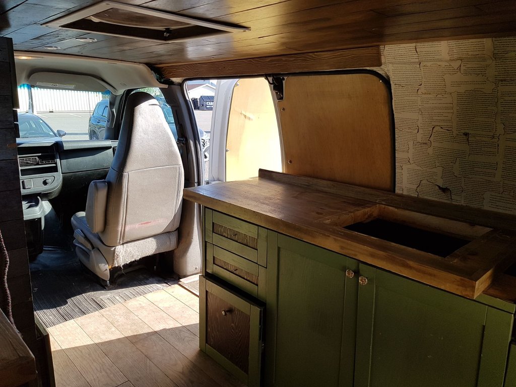 2018 Chevrolet Express 2500 in Antigonish, Nova Scotia - 38 - w1024h768px