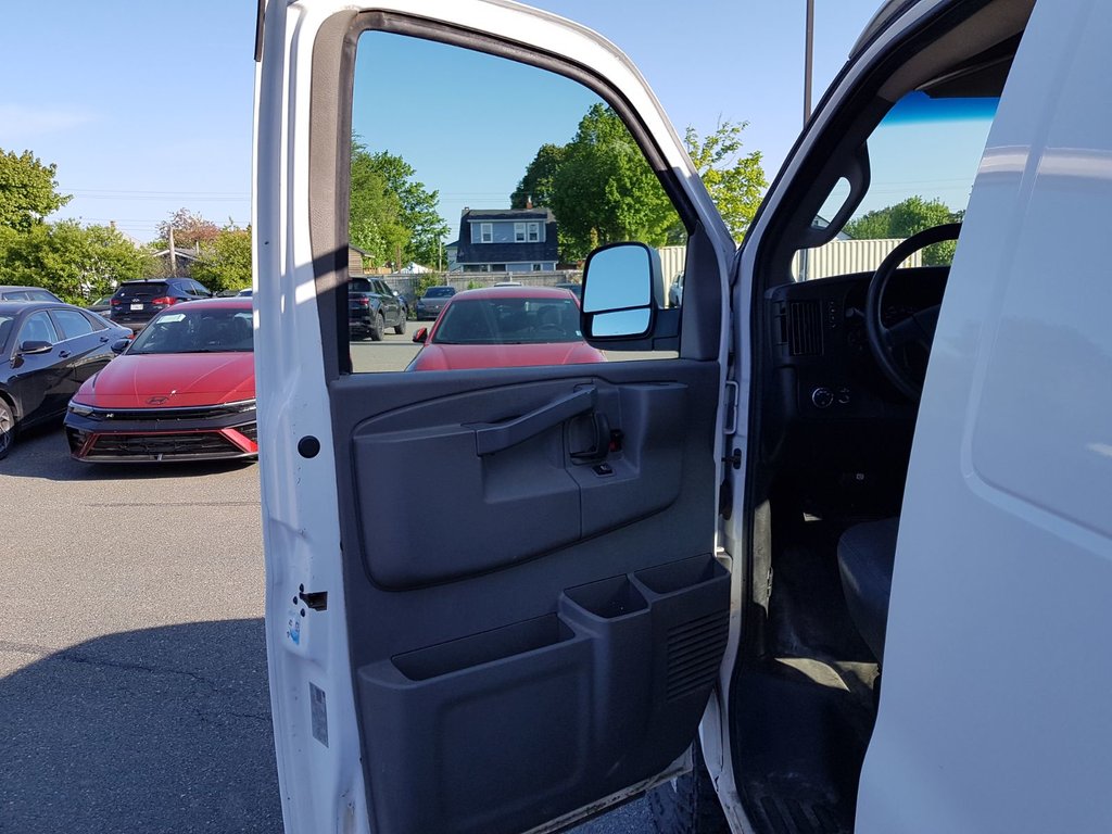 2018 Chevrolet Express 2500 in Antigonish, Nova Scotia - 11 - w1024h768px