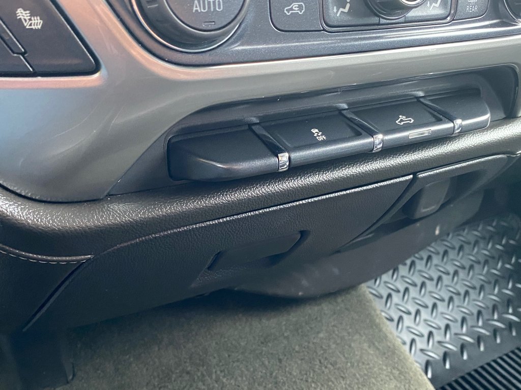 2016 Chevrolet Silverado 1500 LTZ | Leather | Cam | Keyless | Cruise in Saint John, New Brunswick - 25 - w1024h768px