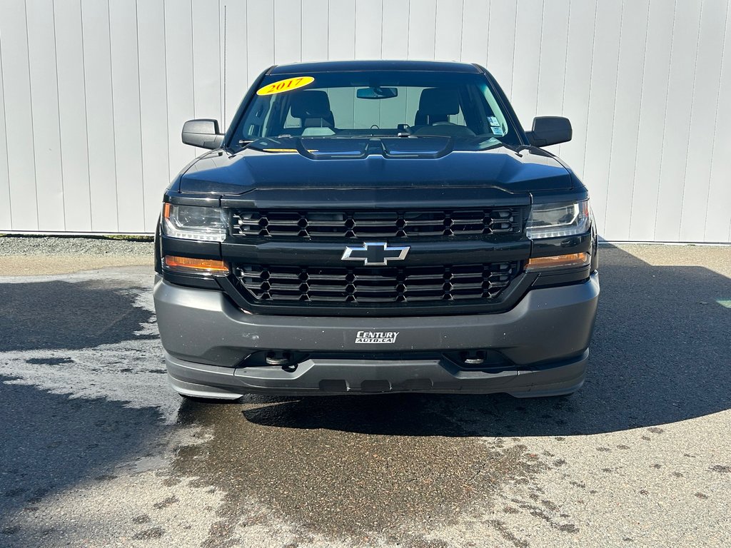 2017  Silverado 1500 Black Out Edition | Cam | USB | 20s | Bluetooth in Saint John, New Brunswick - 2 - w1024h768px