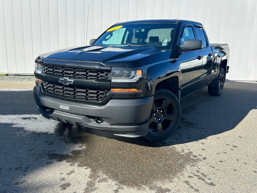 2017  Silverado 1500 Black Out Edition | Cam | USB | 20s | Bluetooth in Saint John, New Brunswick - 3 - w1024h768px