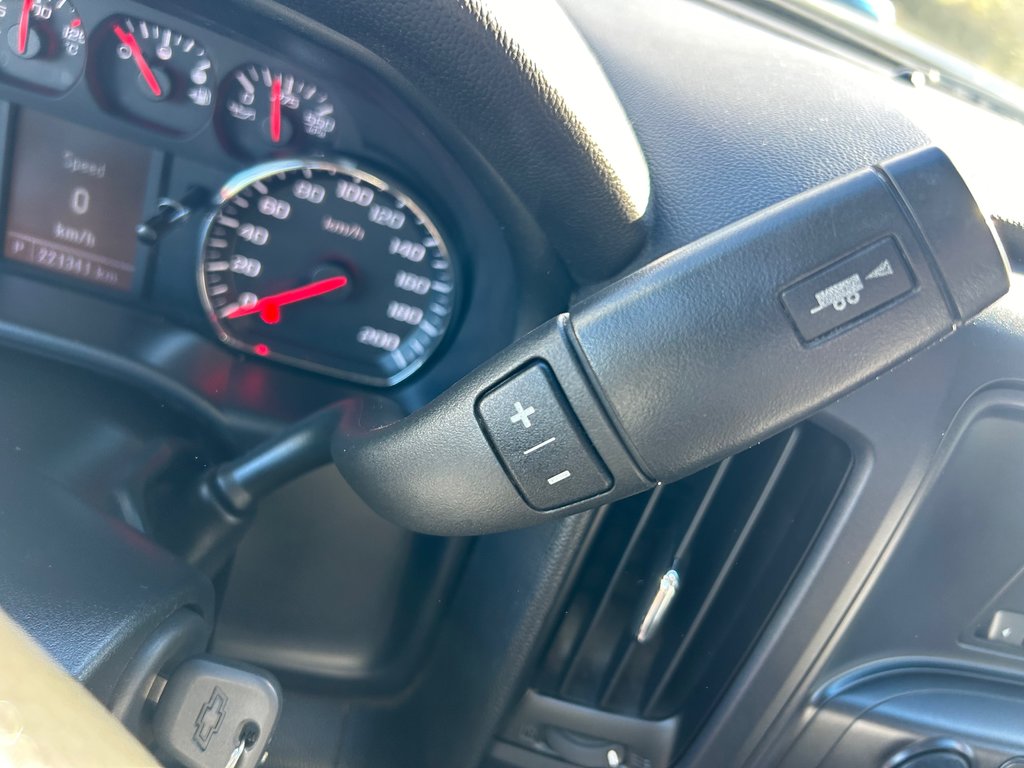 2017  Silverado 1500 Black Out Edition | Cam | USB | 20s | Bluetooth in Saint John, New Brunswick - 21 - w1024h768px