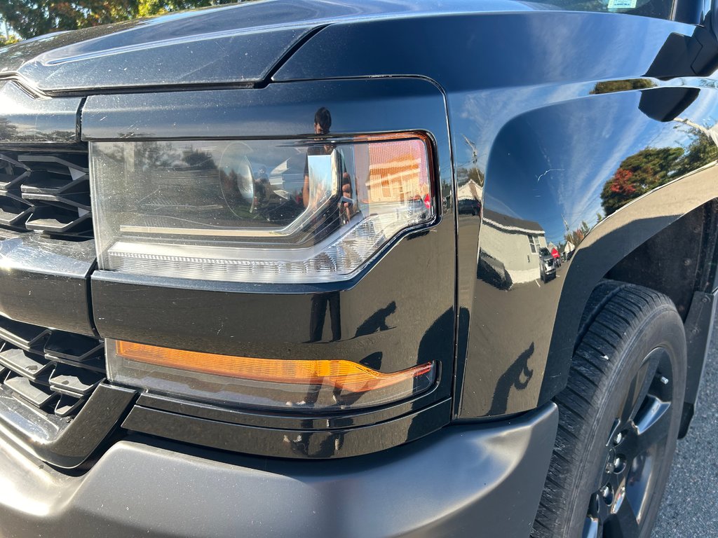 2017  Silverado 1500 Black Out Edition | Cam | USB | 20s | Bluetooth in Saint John, New Brunswick - 42 - w1024h768px