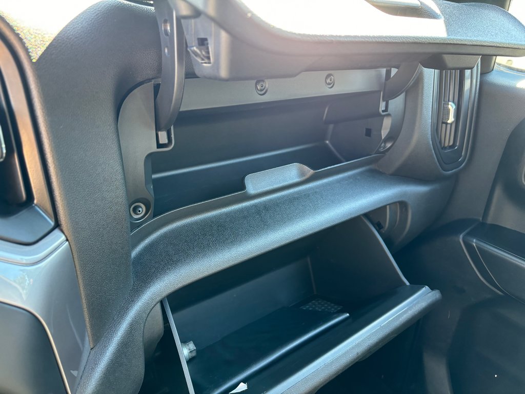 2019  Silverado 1500 Custom | Cam | USB | Bluetooth | Keyless | Cruise in Saint John, New Brunswick - 30 - w1024h768px