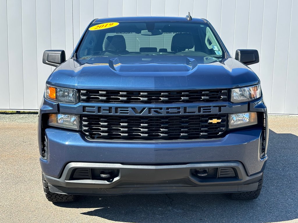 2019  Silverado 1500 Custom | Cam | USB | Bluetooth | Keyless | Cruise in Saint John, New Brunswick - 2 - w1024h768px