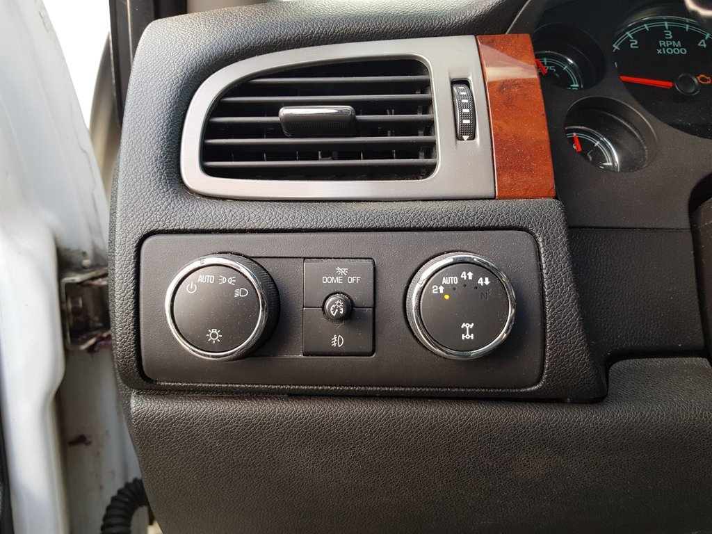 2013 Chevrolet Tahoe in Antigonish, Nova Scotia - 15 - w1024h768px