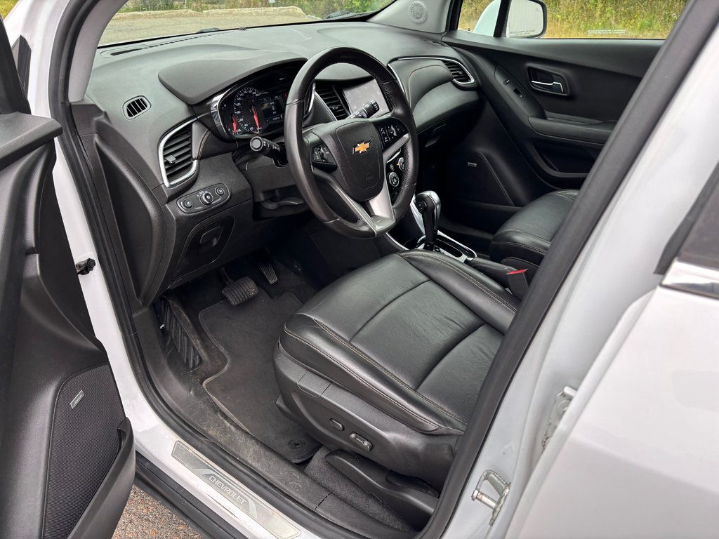 2020  Trax Premier | Leather | SunRoof | Cam | USB | XM in Saint John, New Brunswick - 9 - w1024h768px